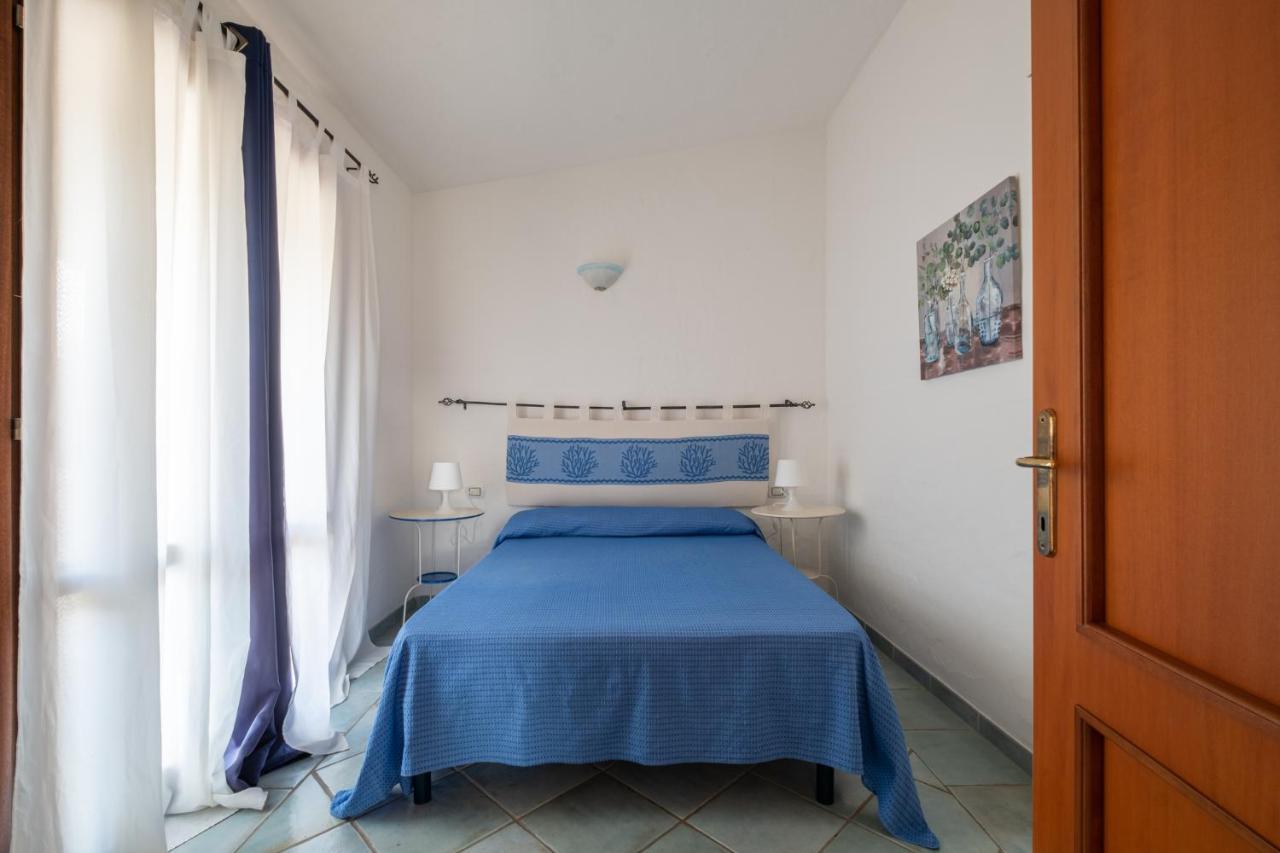 Oleandri Rossi Villa Tanaunella Kültér fotó